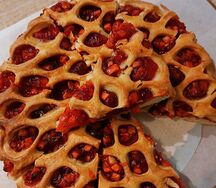 Пирог с брусникой и яблоком