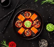 Ролл с угрем и крабом