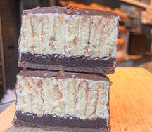 Бенто-торт Сникерс