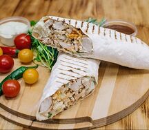 Шаурма с курицей, картошкой и грибами
