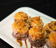 Запеченный ролл с лососем