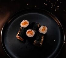 Мини-ролл с лососем