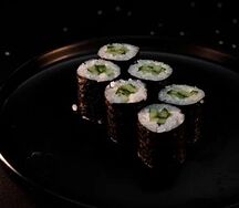 Мини-ролл с огурцом