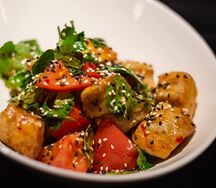 Салат с хрустящими баклажанами