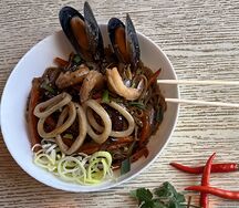 Рисовая лапша с морепродуктами