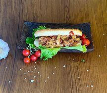 Хот-дог с курицей гриль