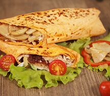 Шаверма в сырном лаваше с грибами