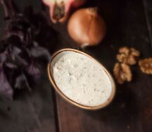 Чесночный с зеленью