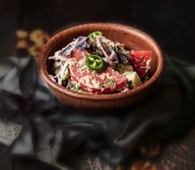 Салат по-грузински с грецким орехом