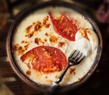 Запеченный сыр сулугуни