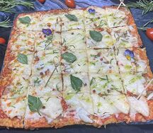 Мяспицца Курочка-песто с плодами дерева шинус