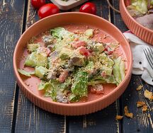 Салат домашний с уткой и авокадо
