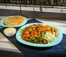 Шаверма Острая на тарелке