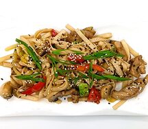 Удон с курицей под острым соусом