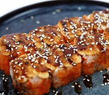 Запеченный ролл Сяке hot 8 шт