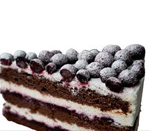 Торт с черной смородиной