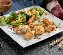 Обжаренное филе курицы с овощами