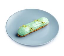 Эклер фисташковый