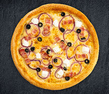 Пицца с беконом и брынзой