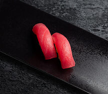 Суши с тунцом