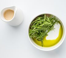 Уха с лососем и копчеными сливками