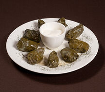 Долма в винoградных листьях