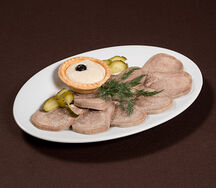 Язык говяжий отварной