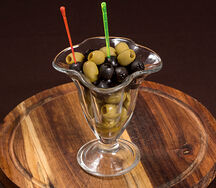 Оливки и маслины