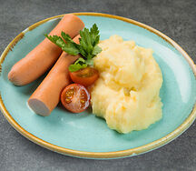 Вареная сосисочка с картофельным пюре