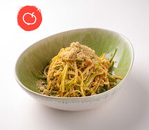 Паста из цукини с соусом из вяленых томатов