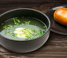 Бульон куриный с яйцом