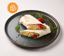 Ролл с моцареллой и сыром сулугуни