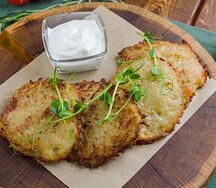 Драники картофельные с соусом