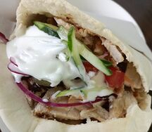 Шаверма в пите двойная