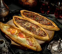 Пиде с сыром и томатами