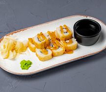 Теплый ролл с курицей и беконом