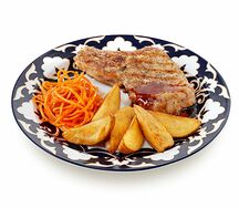 Корейка на кости с картофелем по-деревенски