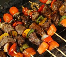 Brochette de viande frite / Alloco