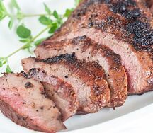 Viande grillé, attieké, alloco ou patate grillée
