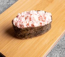 Гунканы с крабом