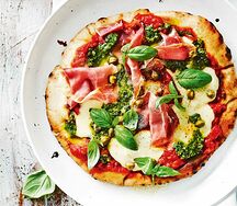 Cheesy tomato uttapam