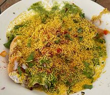 Samosa chaat