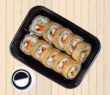 Жареный кимпаб с крабовыми палочками
