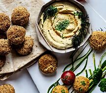 Hummus & falafel