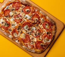 Римская пицца Трюфельная пепперони средняя
