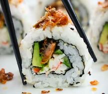 Salmon et tempura avocado wrap