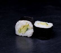 Мини ролл с огурцом