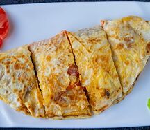 Омлет с курицей и грибами