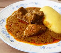 Foutou banane sauce arachide