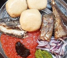 Abolo avec poisson grillé